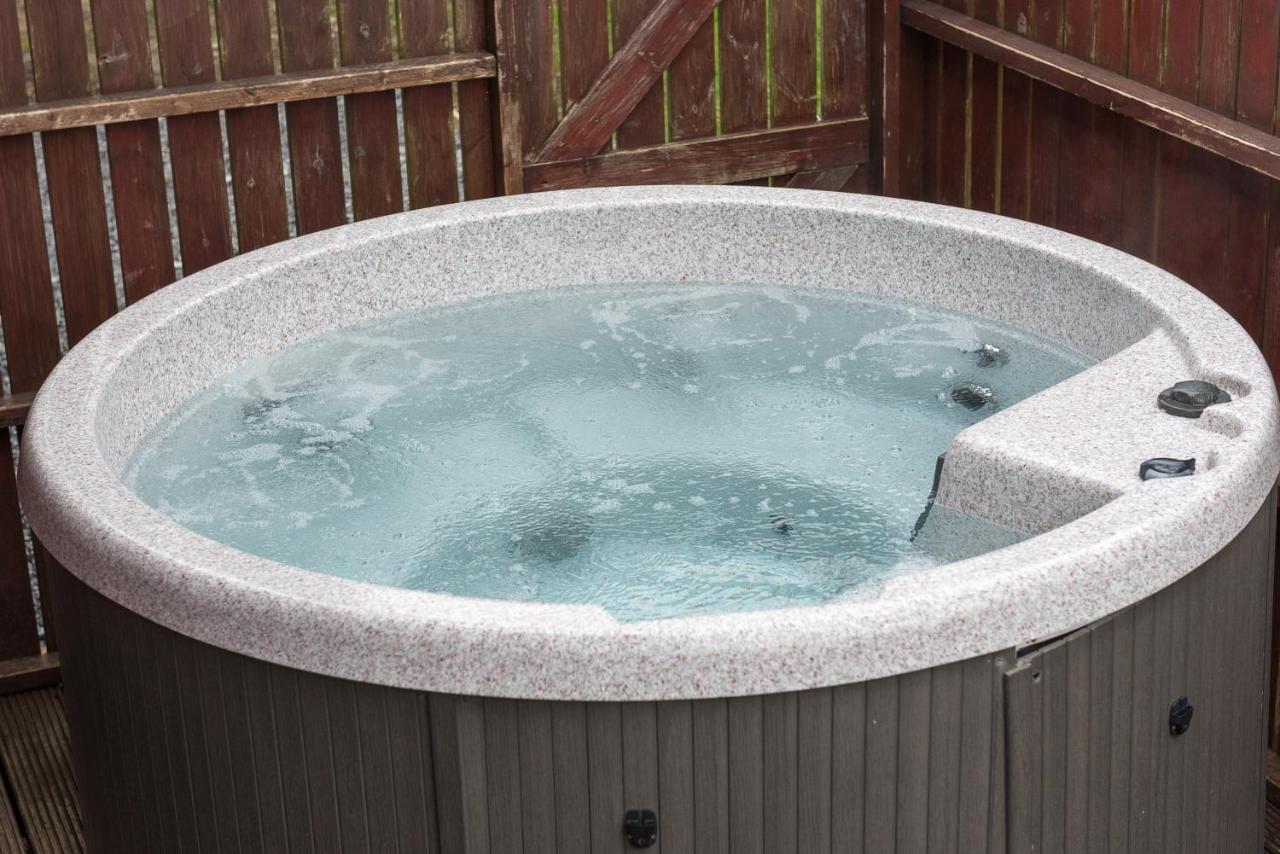 Conifer Lodge 25 With Hot Tub Newton Stewart Minnigaff Ngoại thất bức ảnh
